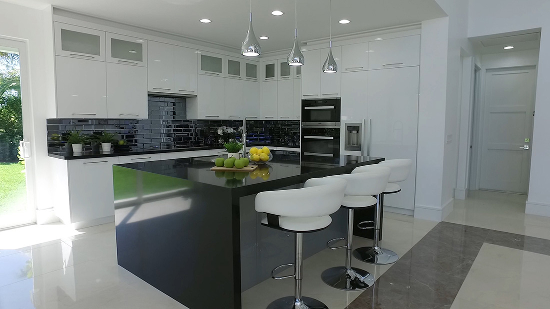 7678 Stonehaven Ln — image 2