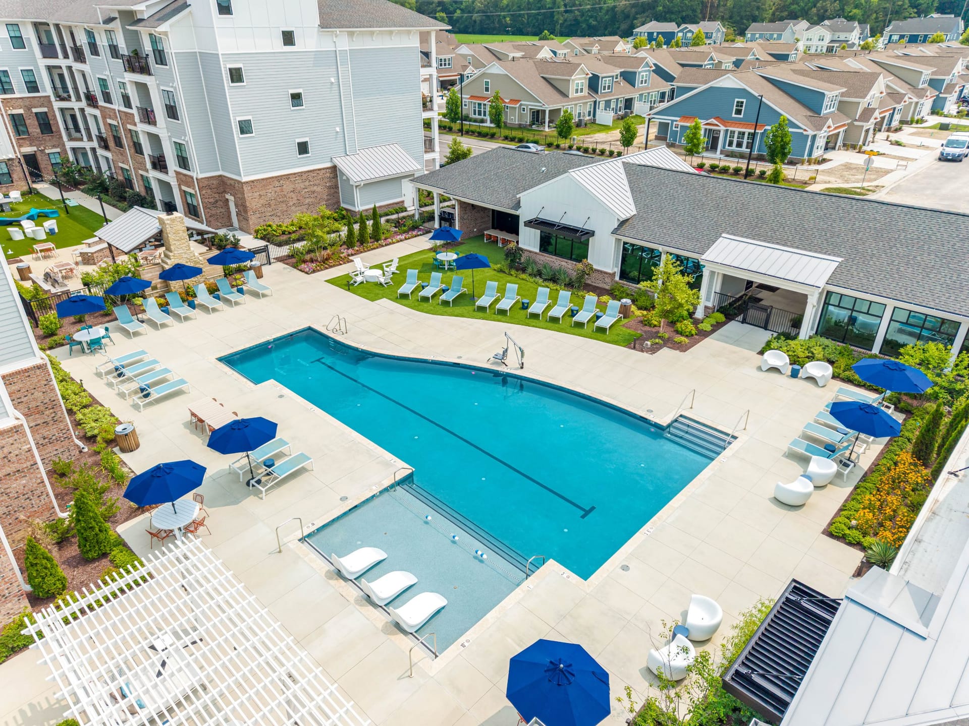 Allure at Edinburgh Chesapeake, VA — building facade aerial photography by Delray Drones