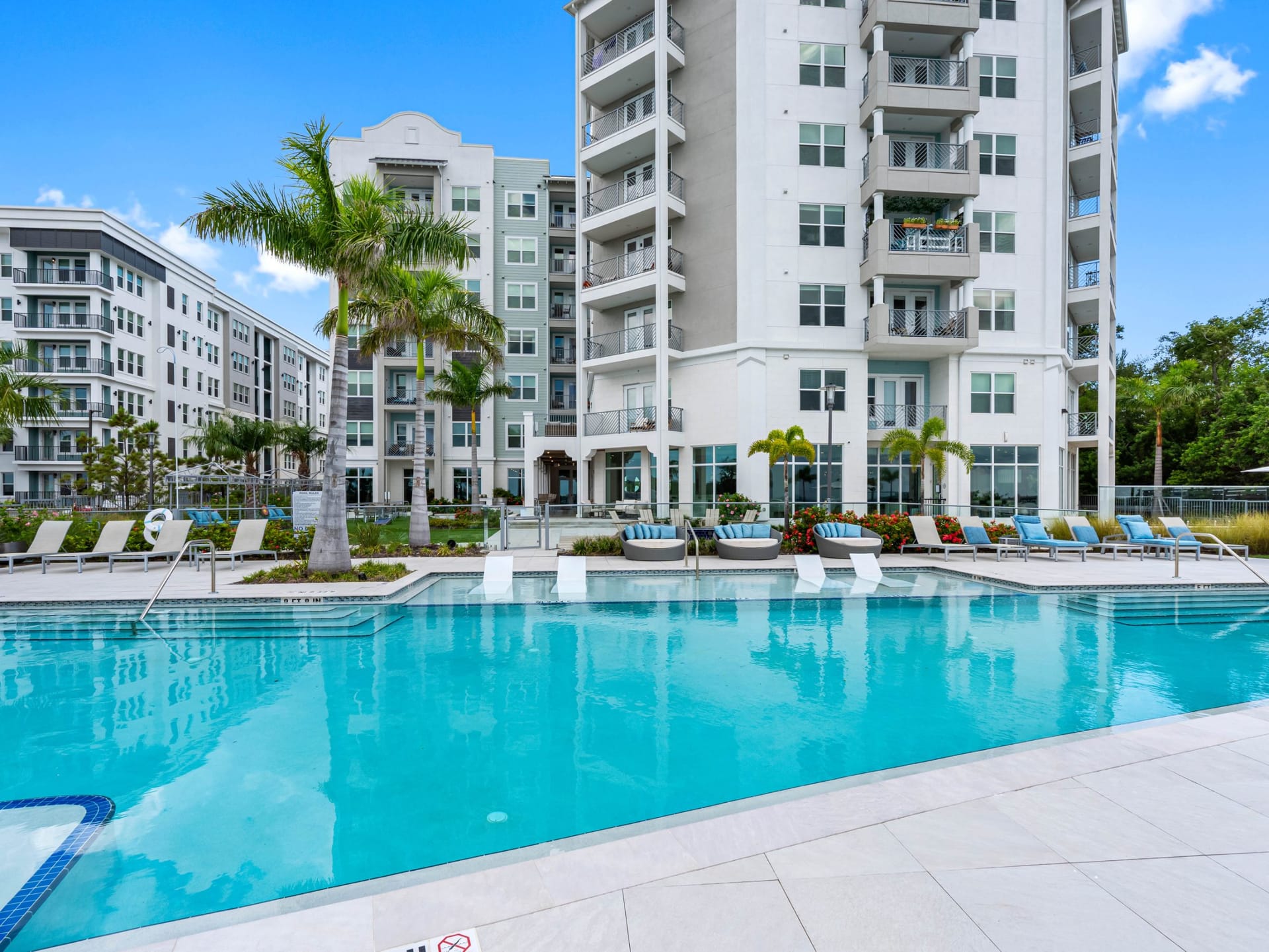 Bainbridge Bayview Clearwater, FL — building facade aerial photography by Delray Drones