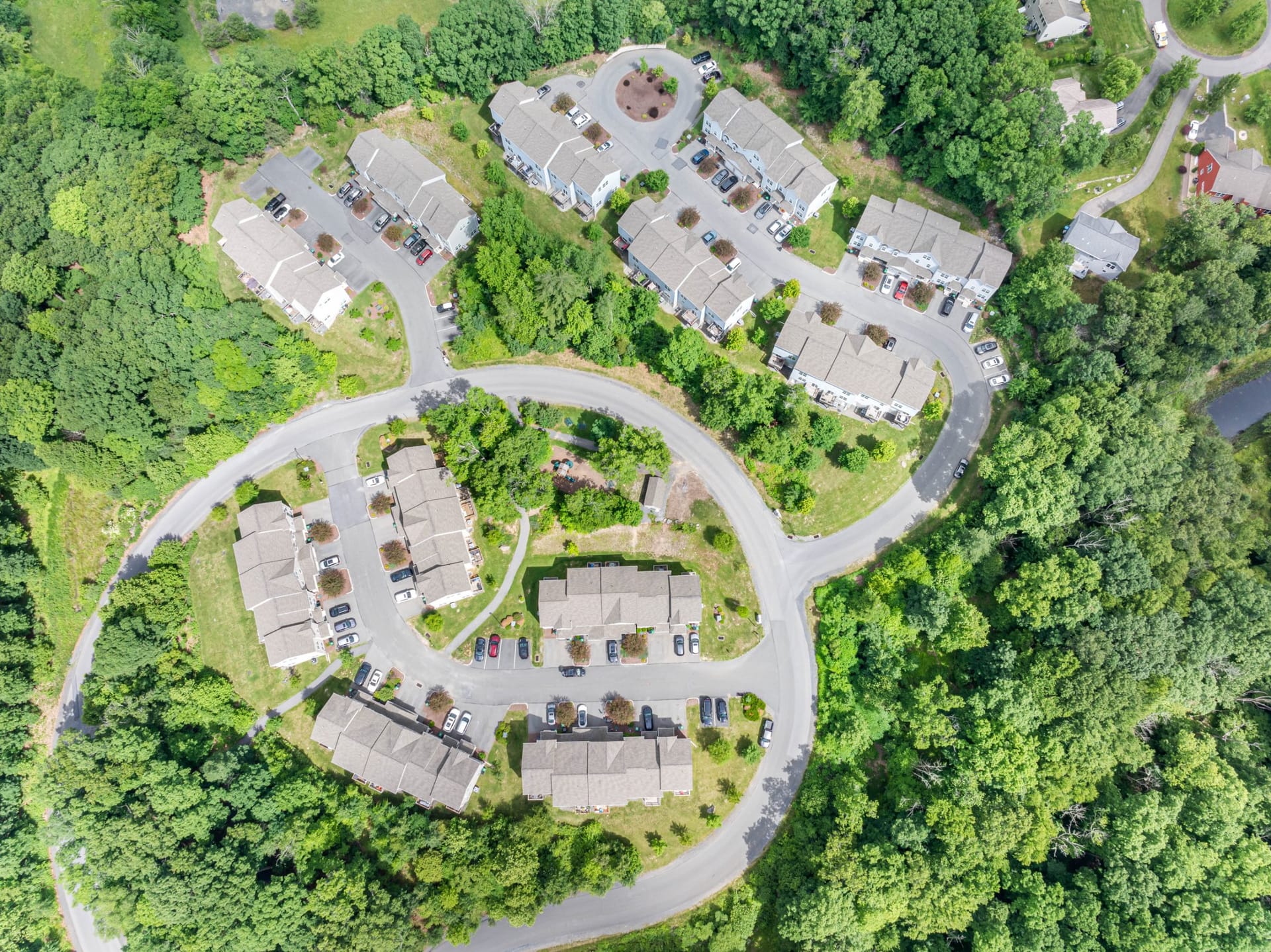 DREAM Mountain Hollow East Stroudsburg, PA — building facade aerial photography by Delray Drones