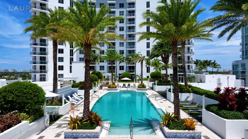 Laureat — Fort Lauderdale, FL