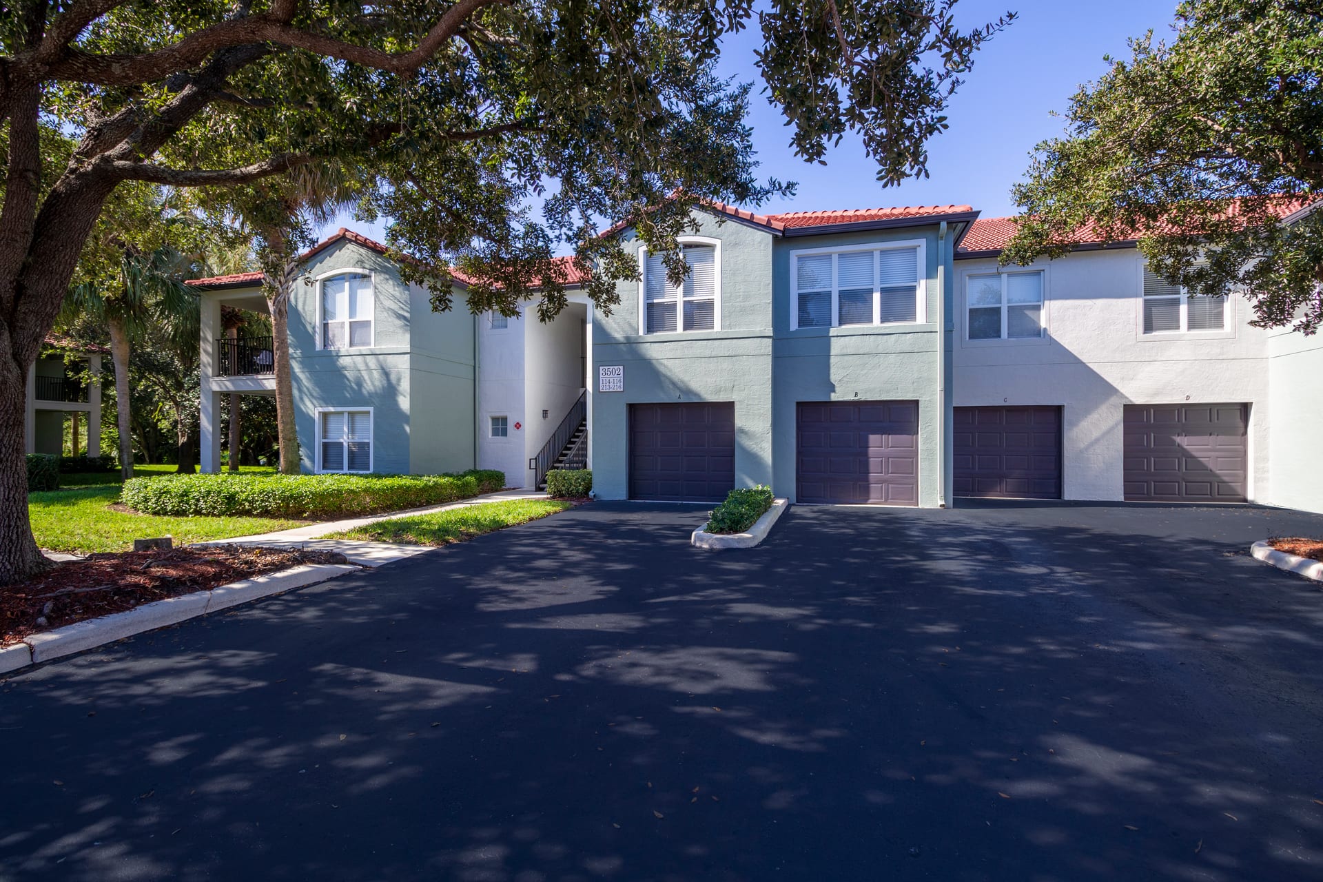 Mira Flores — image 3