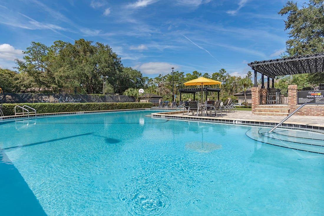 Oxford Manor — image 1