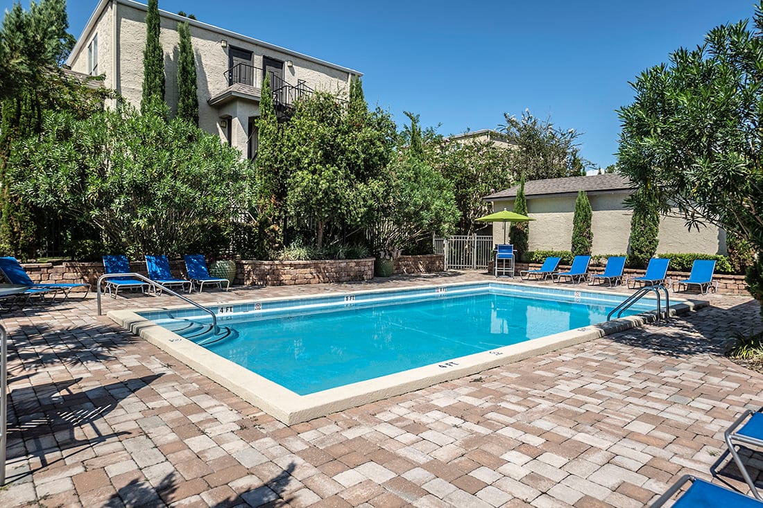 Parkway Square — image 1