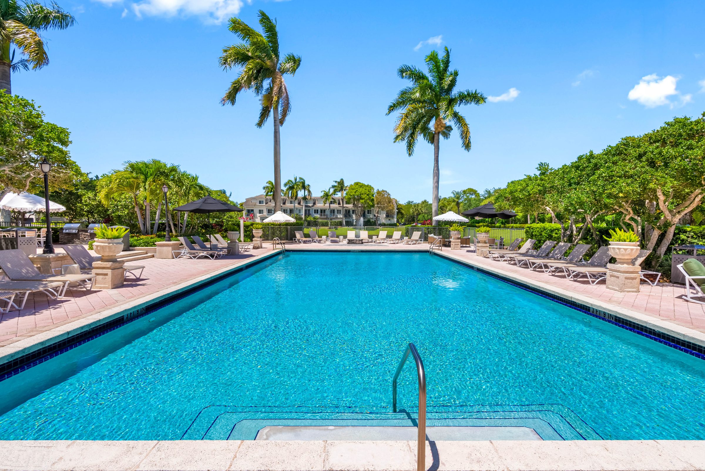 Villa D Este Delray Beach, FL — building facade aerial photography by Delray Drones